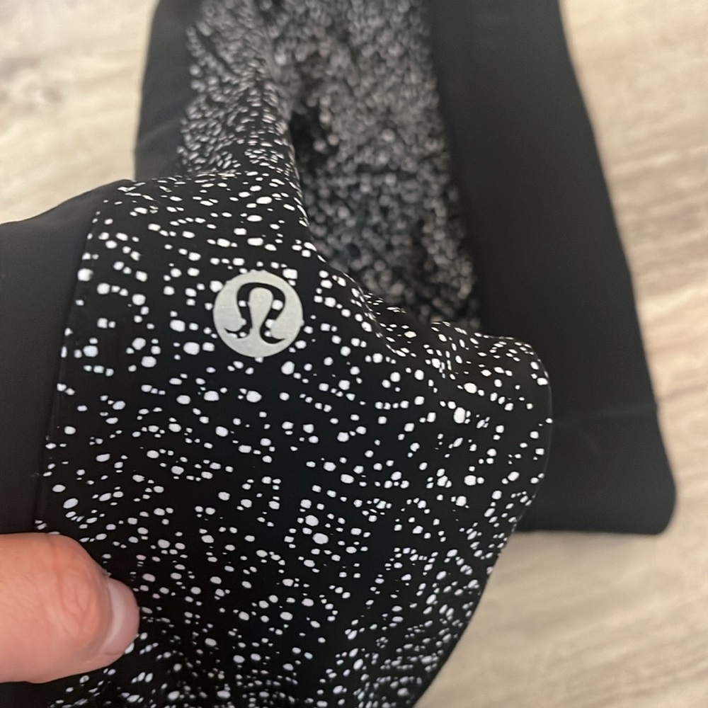 Lululemon - Picture 6 of 6